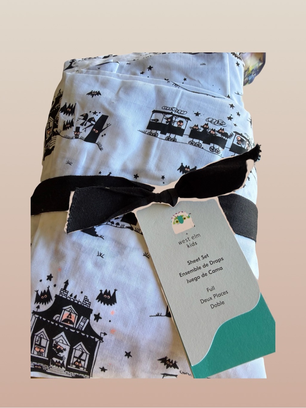 West Elm Kids Full Sheet Set in White and Black Haunted Print GLOW IN THE DARK